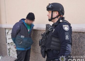 Поліція затримала крадія на місці ворожого удару у Сумах