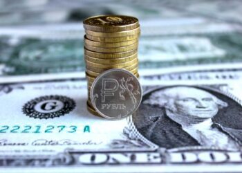 Російський рубль став найприбутковішою валютою на початку 2025 року
