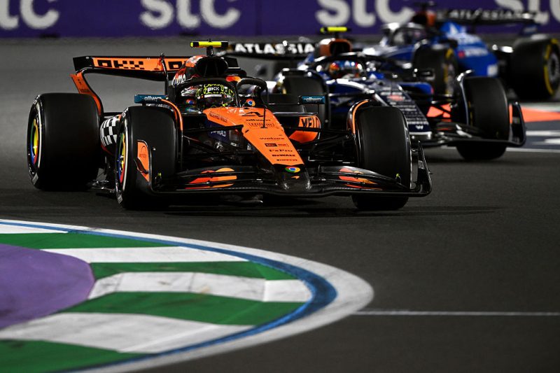 Що вирішило перемогу Піастрі, чому Хемілтон провалився, а Ред Булл покарали