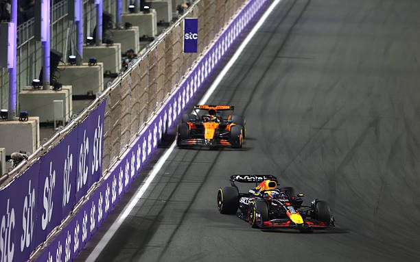 Що вирішило перемогу Піастрі, чому Хемілтон провалився, а Ред Булл покарали