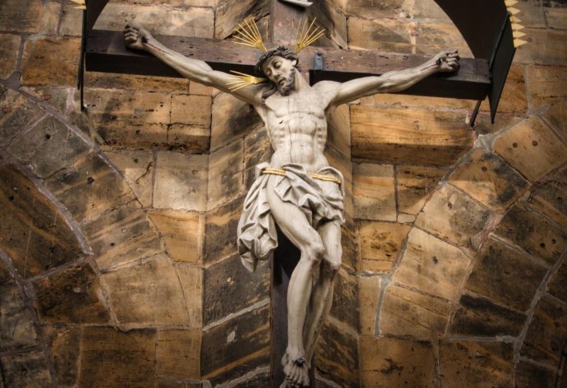 Що вірянам потрібно робити у Страсну п'ятницю: традиції у свято 18 квітня 2025