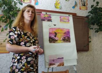 Шосткинська художниця та арт-педагог, Олеся Волкова лікувала мистецтвом учнів миронівської школи