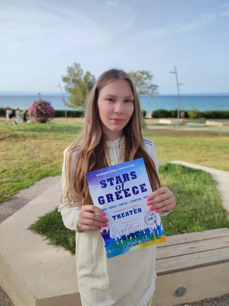 Шосткинський театральний колектив “Дзеркало” повернувся з Міжнародного конкурсу “Зірки Греції”і привіз с собою 14 призових місць
