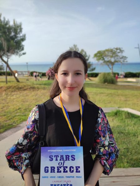 Шосткинський театральний колектив “Дзеркало” повернувся з Міжнародного конкурсу “Зірки Греції”і привіз с собою 14 призових місць