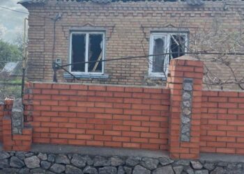 Троє людей постраждали на Нікопольщині через російські атаки та міну