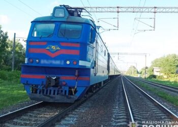 У Бахмачі на залізничних коліях швидкісний потяг “Суми – Київ” насмерть збив чоловіка