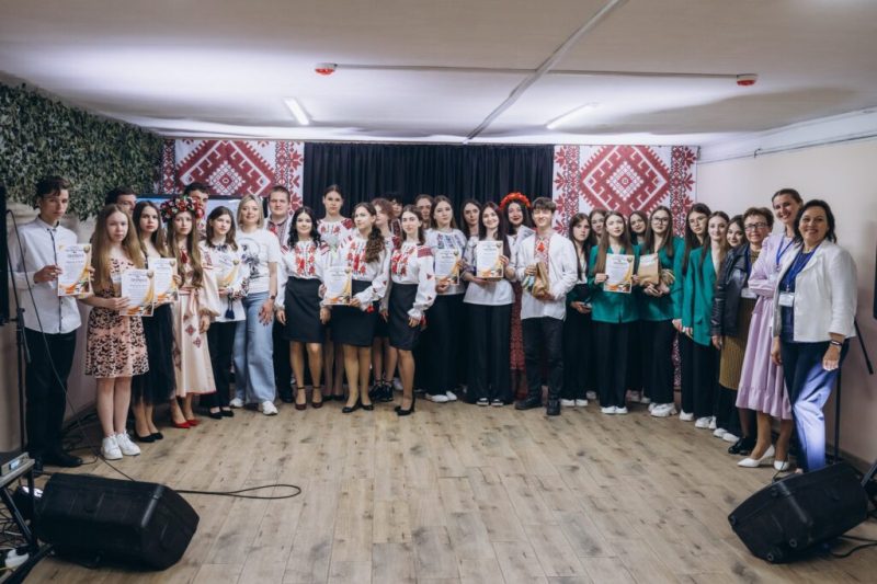 У Конотопі відбувся пісенний фестиваль-конкурс “Від серця до серця”