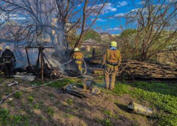 У Конотопі вогнеборці ліквідували загоряння житлового будинку