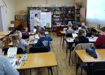 У конотопській Публічній бібліотеці тривають арт-терапевтичні заняття