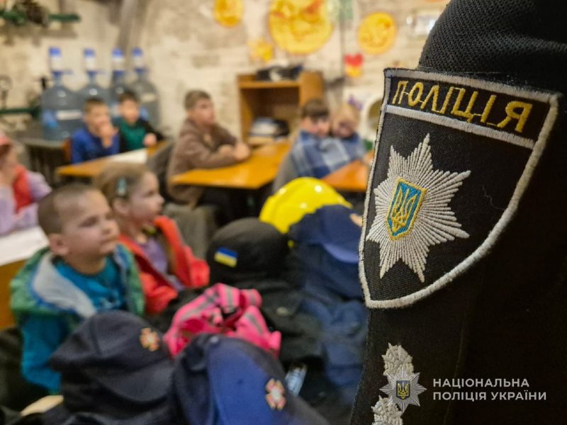 У Ромнах поліцейські навчали дітей правилам безпеки + ФОТО