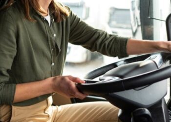 У Шостці жінки, які навчаються на водіїв категорії D, завершили теоретичний блок + Відео