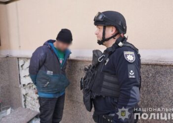 У Сумах на місці ракетного удару затримали чоловіка, який обікрав тяжко пораненого