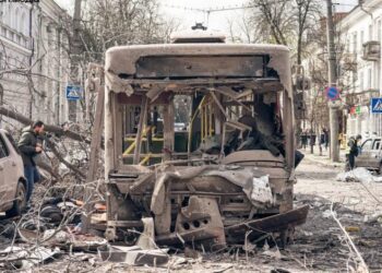 У Сумах підліток вистрибнув з палаючого автобуса і рятував інших