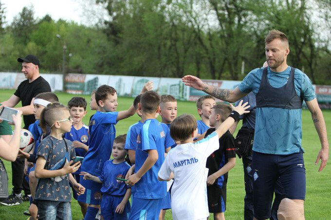 ВІДЕО. Динамо провело тренування у Львові напередодні матчу із Шахтарем