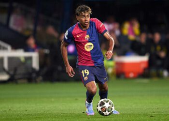 ВІДЕО. Футболіста Барселони епічно затролили за зовнішній вигляд