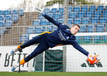 ВІДЕО. Лунін у своєму Instagram показав, як фарбує яйця на Великдень