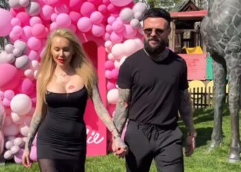 ВІДЕО. Морозюки знову разом. Зафіксовано пристрасний поцілунок