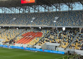 ВІДЕО. Поцілунки на арені. Що відбувалося у перерві матчу Шахтар – Динамо?