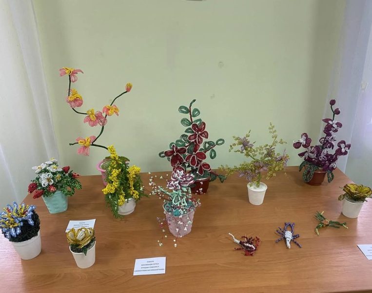 Вихованці шосткинського “Орлятка” презентували виставку творчих робіт