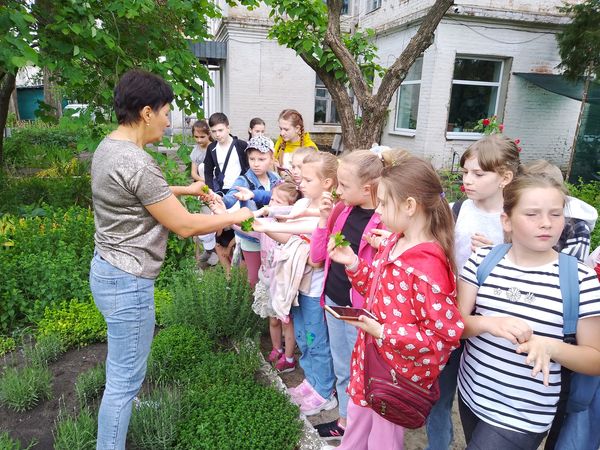 Вихованці Шосткинського театру “Мікс” завітали у гості до ЕкоЦентру Сергія Корнієнка