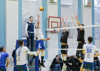 Волейбольна Суперліга. Бронзова серія стартувала з обміну уколами