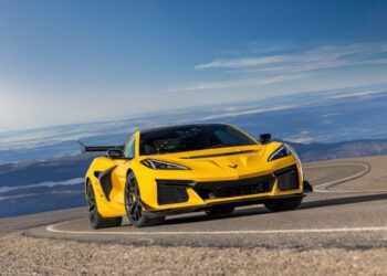 Chevrolet Corvette може піти в історію: єдиний завод з виробництва моделі на межі закриття