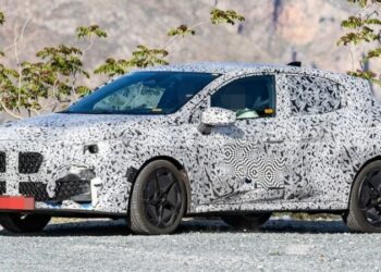 Нове покоління популярного Renault Clio помітили на тестах (ФОТО)