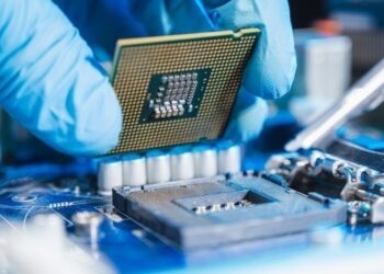 Вчені створили першу екологічну технологію нанесення срібла в електроніці