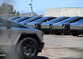 Tesla почала приймати Cybertruck на обмін