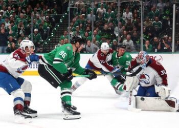 У вирішальному матчі серії плей-оф НХЛ Даллас здобув перемогу над Колорадо