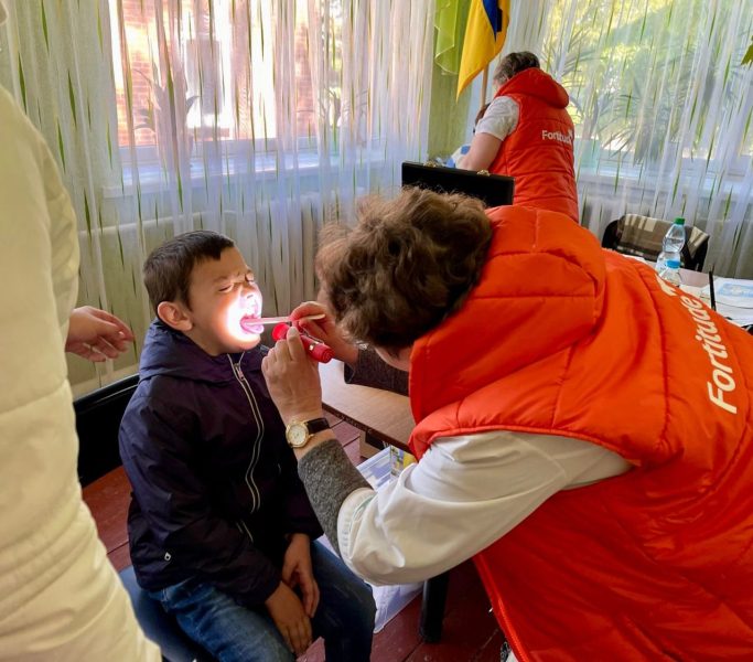 516 жителів Охтирщини отримали безкоштовну медичну допомогу в мобільних клініках Fortitude за ще один тиждень роботи в Грунській громаді