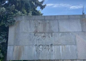 На Сумщині демонтують радянські символи: очищення публічного простору від імперської спадщини триває