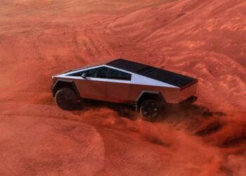 Tesla зупиняє випуск Cybertruck та Model Y