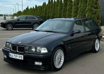 В Україні засвітився дуже рідкісний заряджений BMW 90-х (ФОТО)