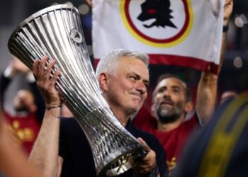 Вболівальники Роми зробили Моурінью імператором