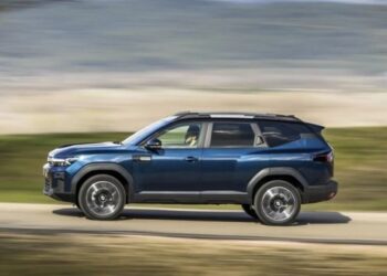 Може з’явитися в Україні: старшого брата Renault Duster вперше помітили на дорогах (ФОТО)