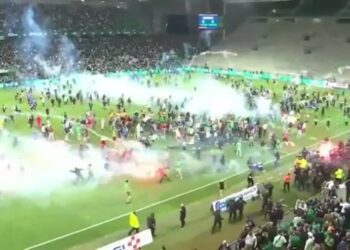 Фанати Сент-Етьєна влаштували погроми після вильоту команди з Ліги 1