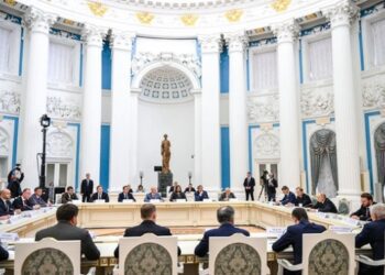 Уряд РФ попередив про загрозу погіршення ситуації в економіці