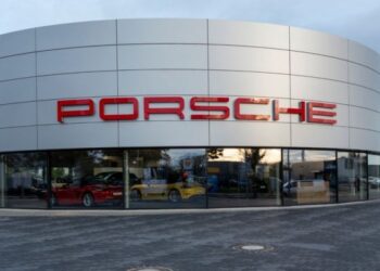 Кінець електричної мрії: Porsche може повернутися до бензинових двигунів