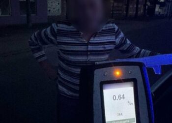 Керування у стані сп’яніння та без страхового поліса: у Сумах на водія склали адмінматеріали на водія Volkswagen