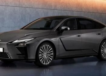 Lexus нарешті зробив електричний седан: ES отримав 530 км пробігу