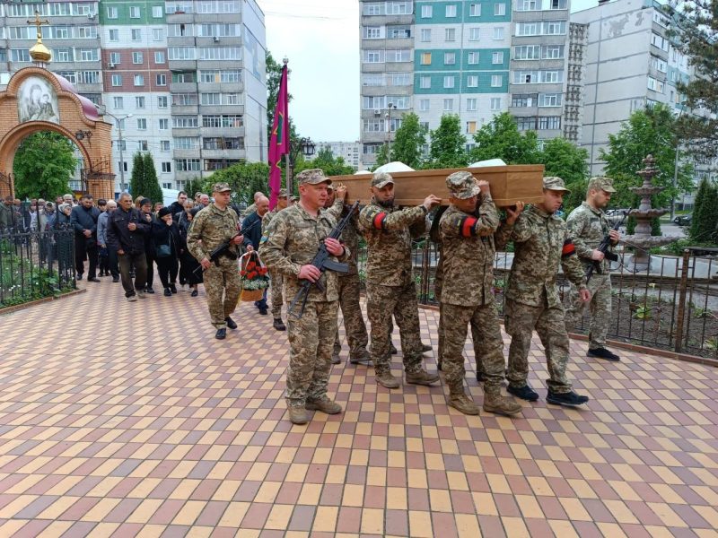Сьогодні Сумська громада попрощалась із Василем Приходьком