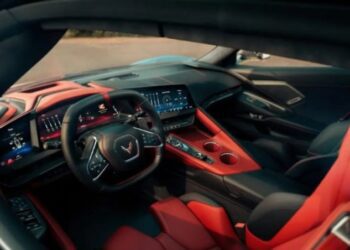 Чорний та червоний: Corvette дивує новим контрастним інтер’єром