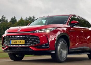 300 сил і багате оснащення: на український ринок виходить недорогий кросовер MG (ФОТО)