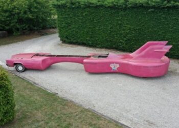 На продаж виставили найнезвичніше авто Елвіса Преслі (ФОТО)