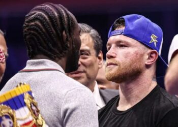 Боб Арум сумнівається в мотивації Альвареса в бою з Кроуфордом: “Він чисто бізнесмен”