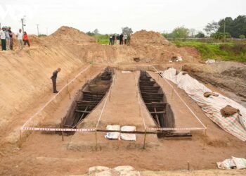 У В єтнамі виявлено унікальні дерев яні двокорпусні човни