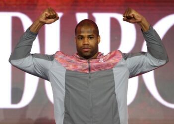 Ексчемпіон світу похвалив Дюбуа за сміливість вийти на ринг з Усиком