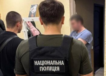 У Сумах повідомили про підозру 24-літньому чоловіку за розбещення 13-річної дівчини та виготовленні відеопродукції порнографічного характеру
