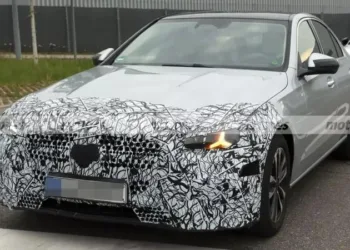 Mercedes-Benz C-Класу 2026 отримав значні технічні оновлення (ФОТО)